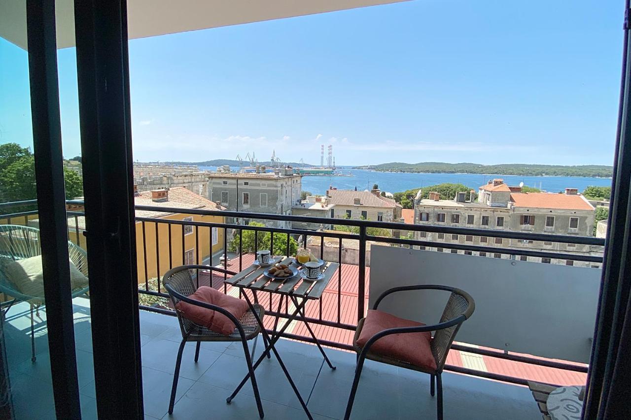 Vista Center Apartment Pula Bagian luar foto